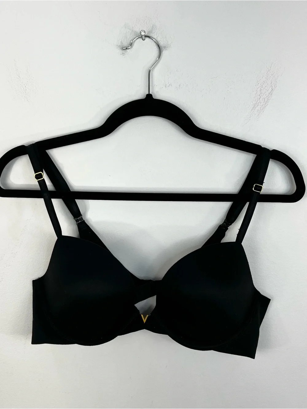 Victorias Secret black gold tone metal v smooth padded underwire push up bra 36B - Picture 2 of 12